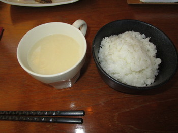 ご飯とスープ.JPG